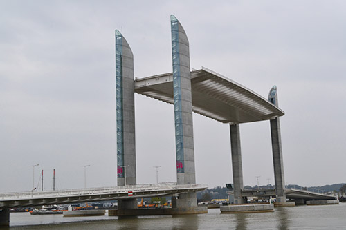 11 petites minutes pour lever la travée centrale