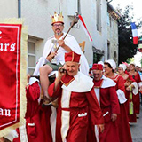 defile-festival-roi-menteurs-moncrabeau