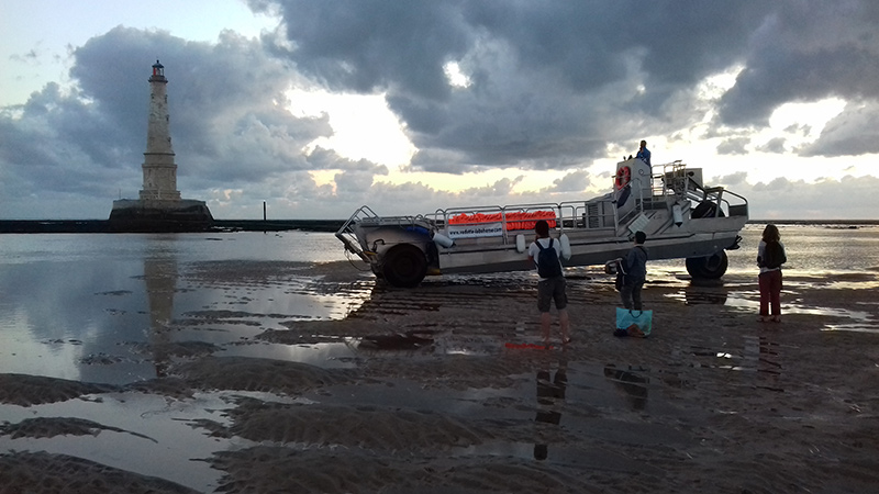 La barge de débarquement des touristes pour le phare de Cordouan